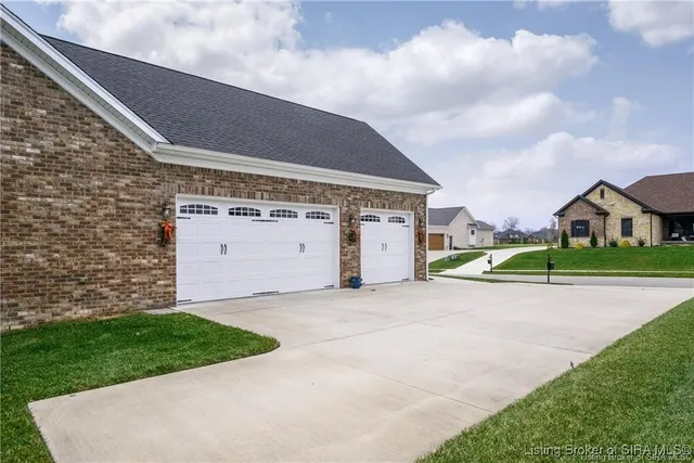 $579,900 | 1739 Augusta Parkway, Henryville, IN 47126