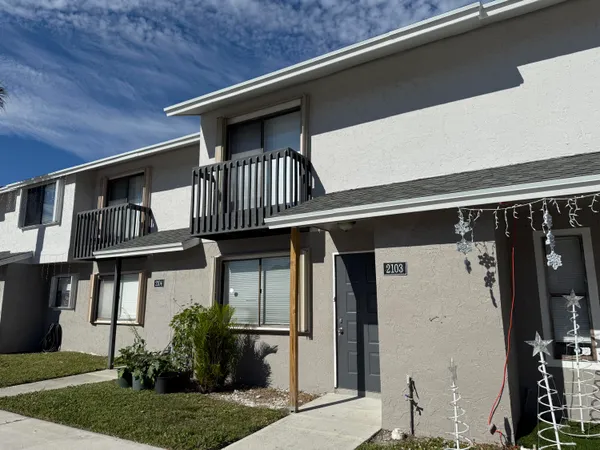 $2,400 | 2103 Wharf Lane, Greenacres, FL 33463