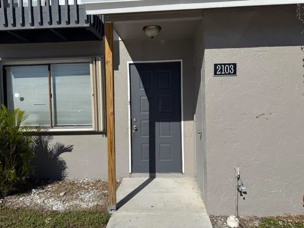 $2,400 | 2103 Wharf Lane, Greenacres, FL 33463