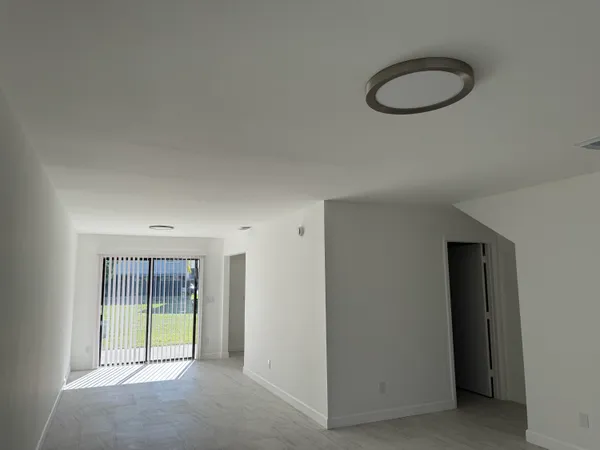 $2,400 | 2103 Wharf Lane, Greenacres, FL 33463