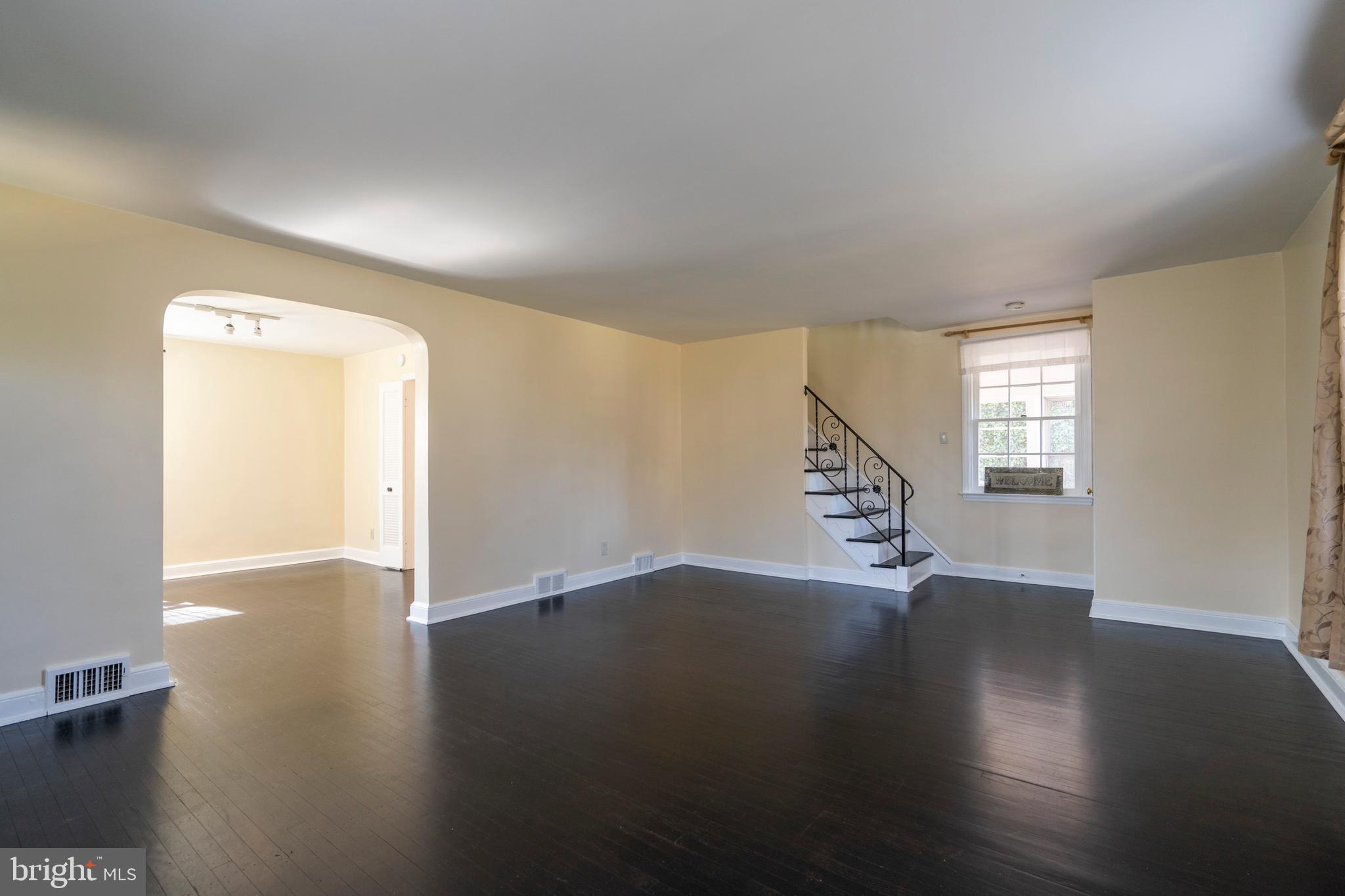 512 St Albans Road Havertown, PA 19083 - Photo 3 of 28 Come on in.....