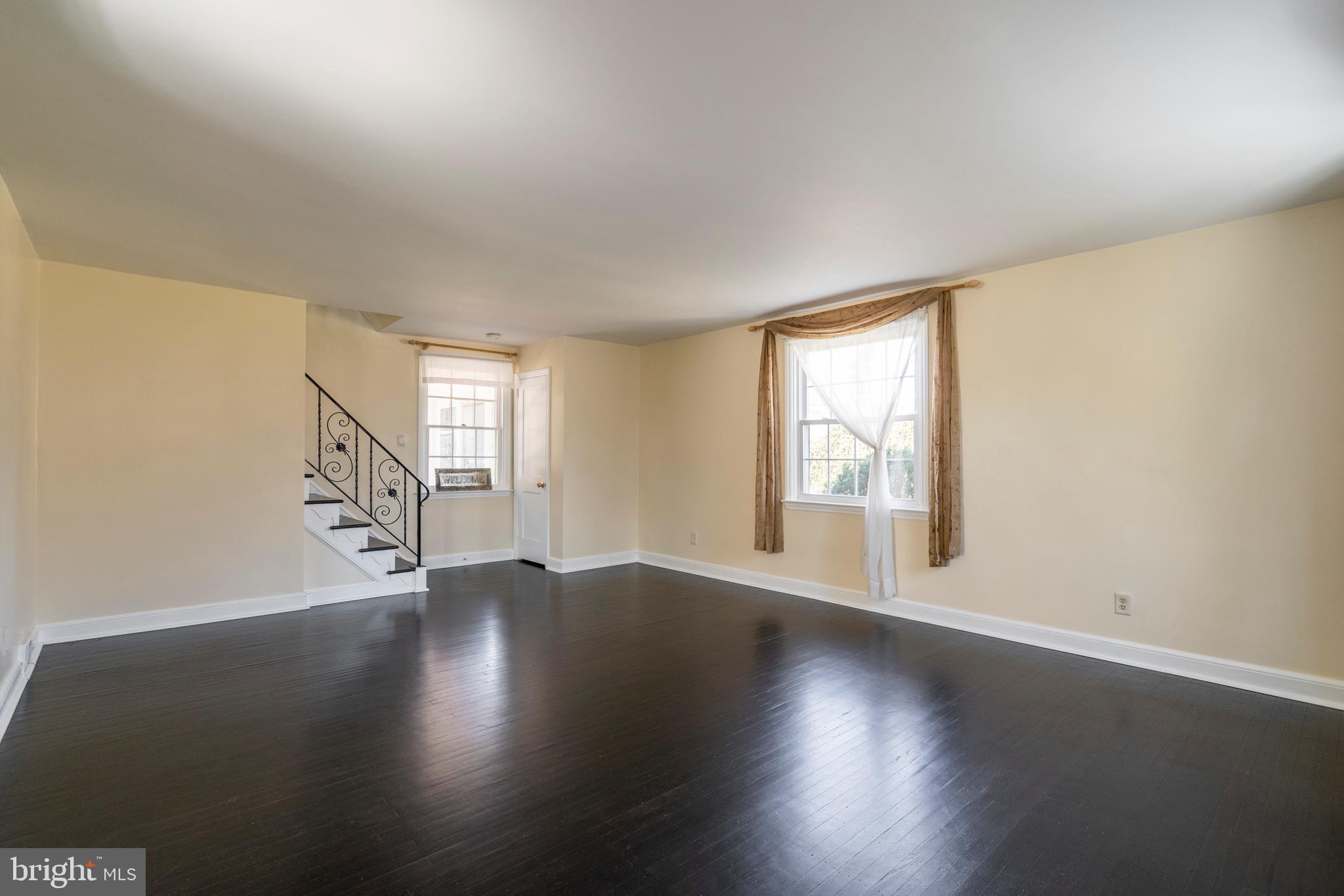 512 St Albans Road Havertown, PA 19083 - Photo 4 of 28 Bright, sunny living room