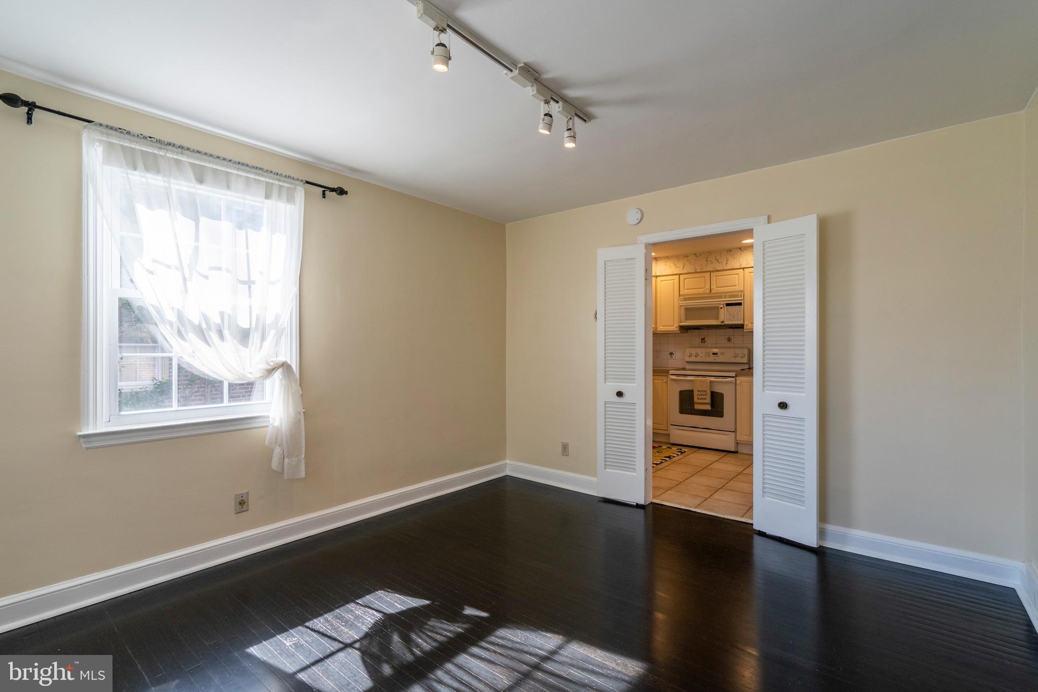 512 St Albans Road Havertown, PA 19083 - Photo 7 of 28 Dining room