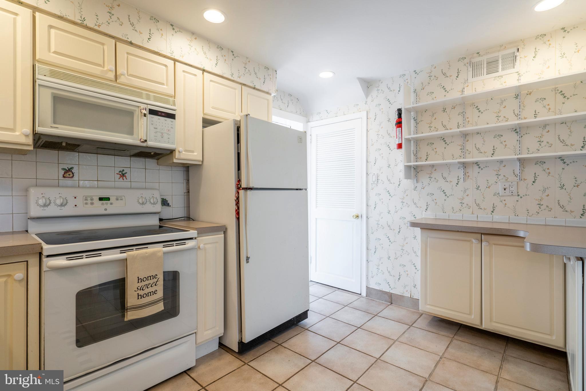 512 St Albans Road Havertown, PA 19083 - Photo 9 of 28