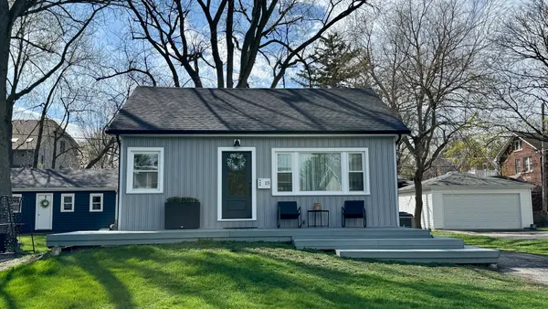 $429,900 | 15 South Huffman Street, Naperville, IL 60540