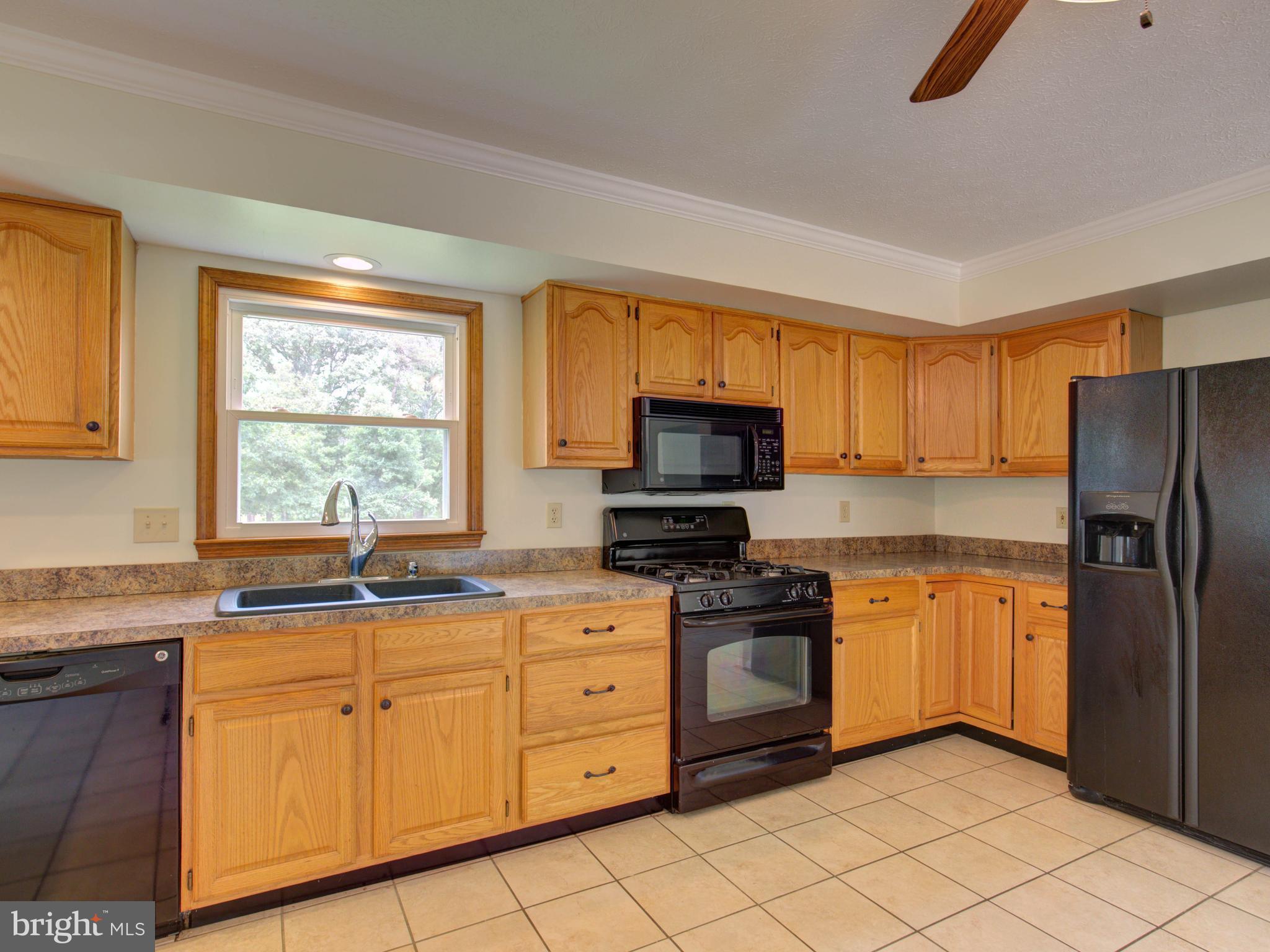 386 White Road Winchester, VA 22602 - Photo 11 of 30 Kitchen