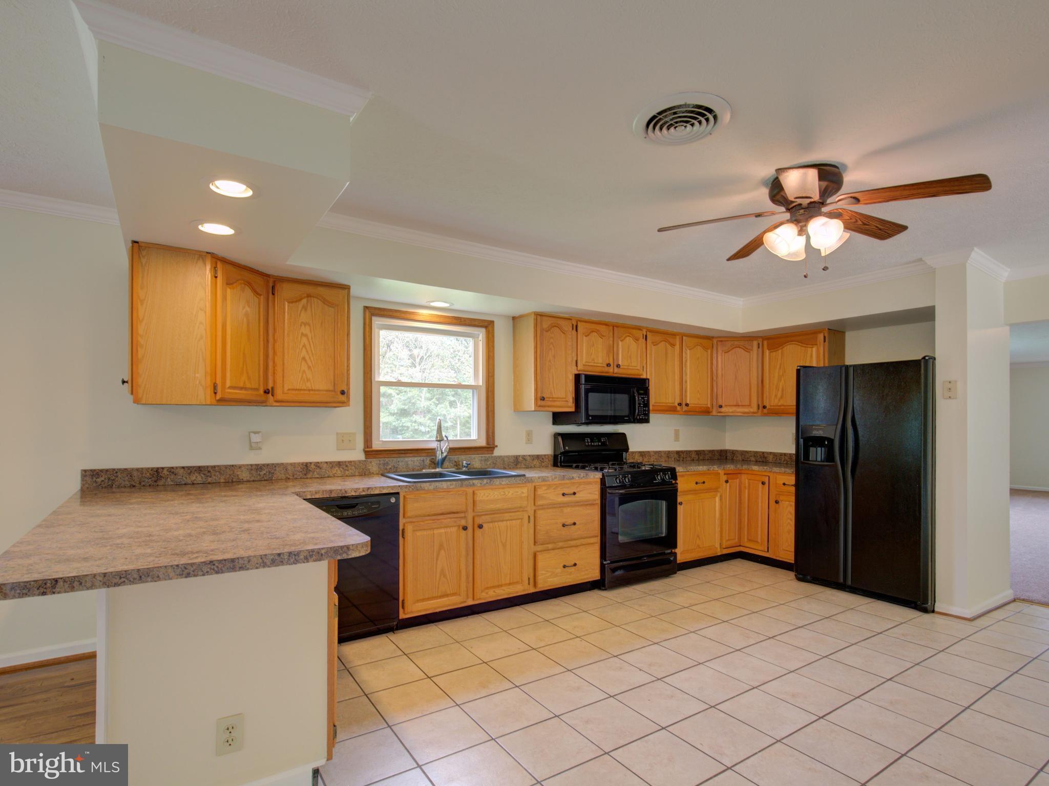 386 White Road Winchester, VA 22602 - Photo 8 of 30 Kitchen