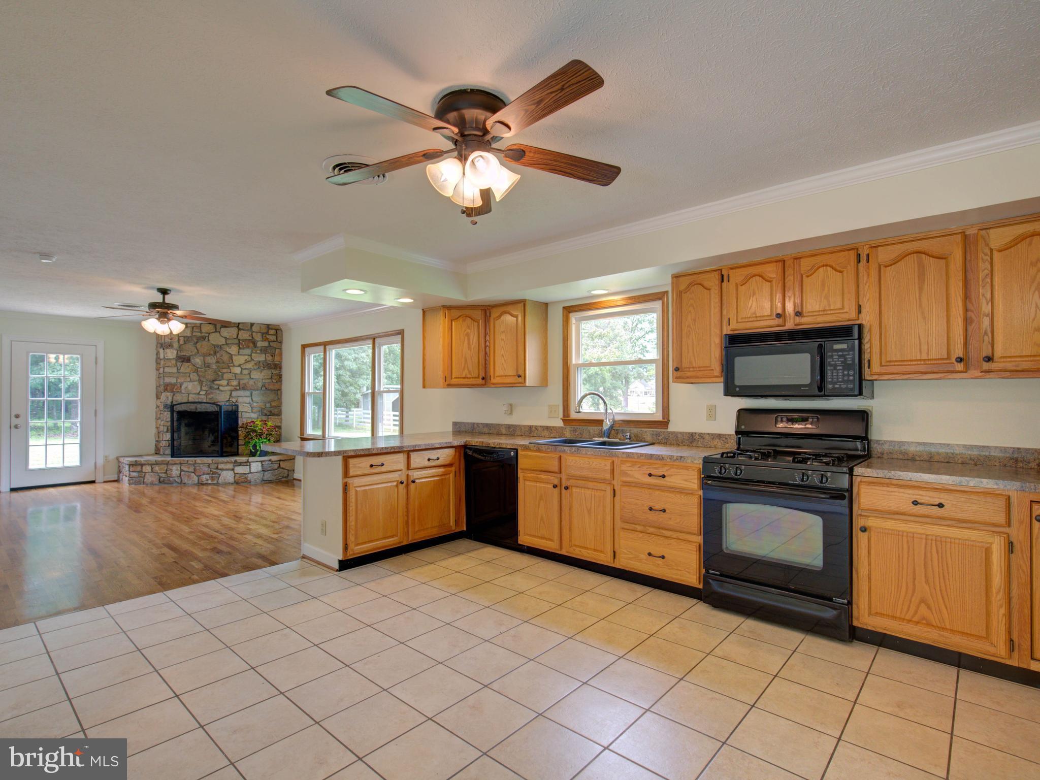 386 White Road Winchester, VA 22602 - Photo 9 of 30 Kitchen