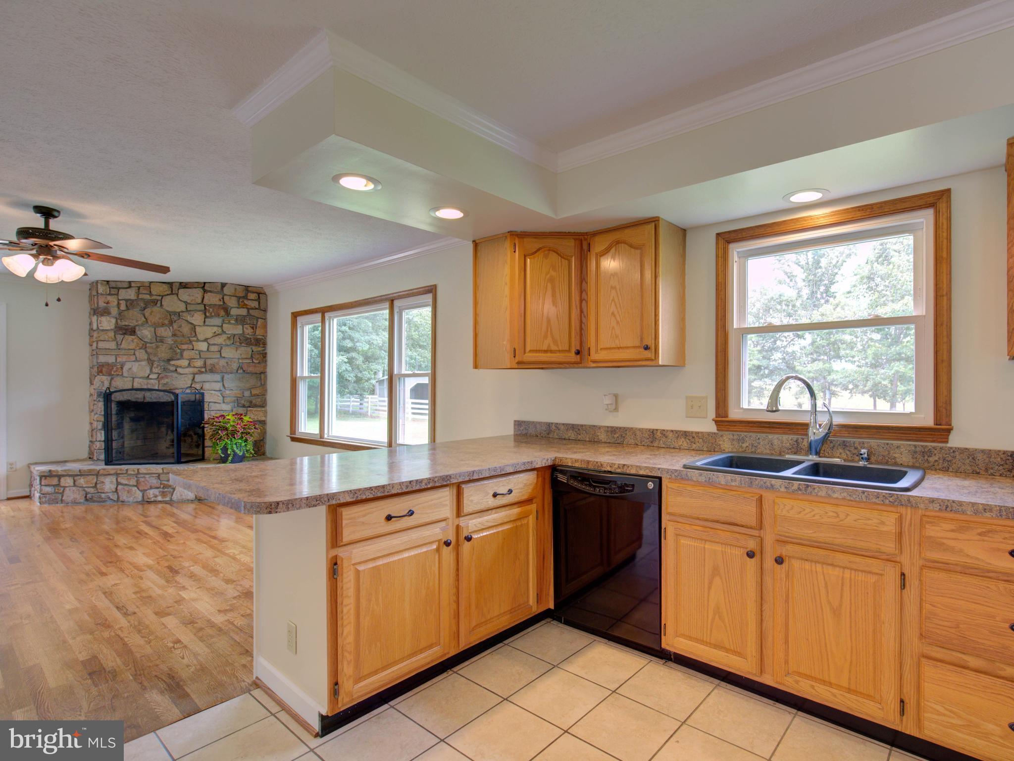 386 White Road Winchester, VA 22602 - Photo 10 of 30 Kitchen