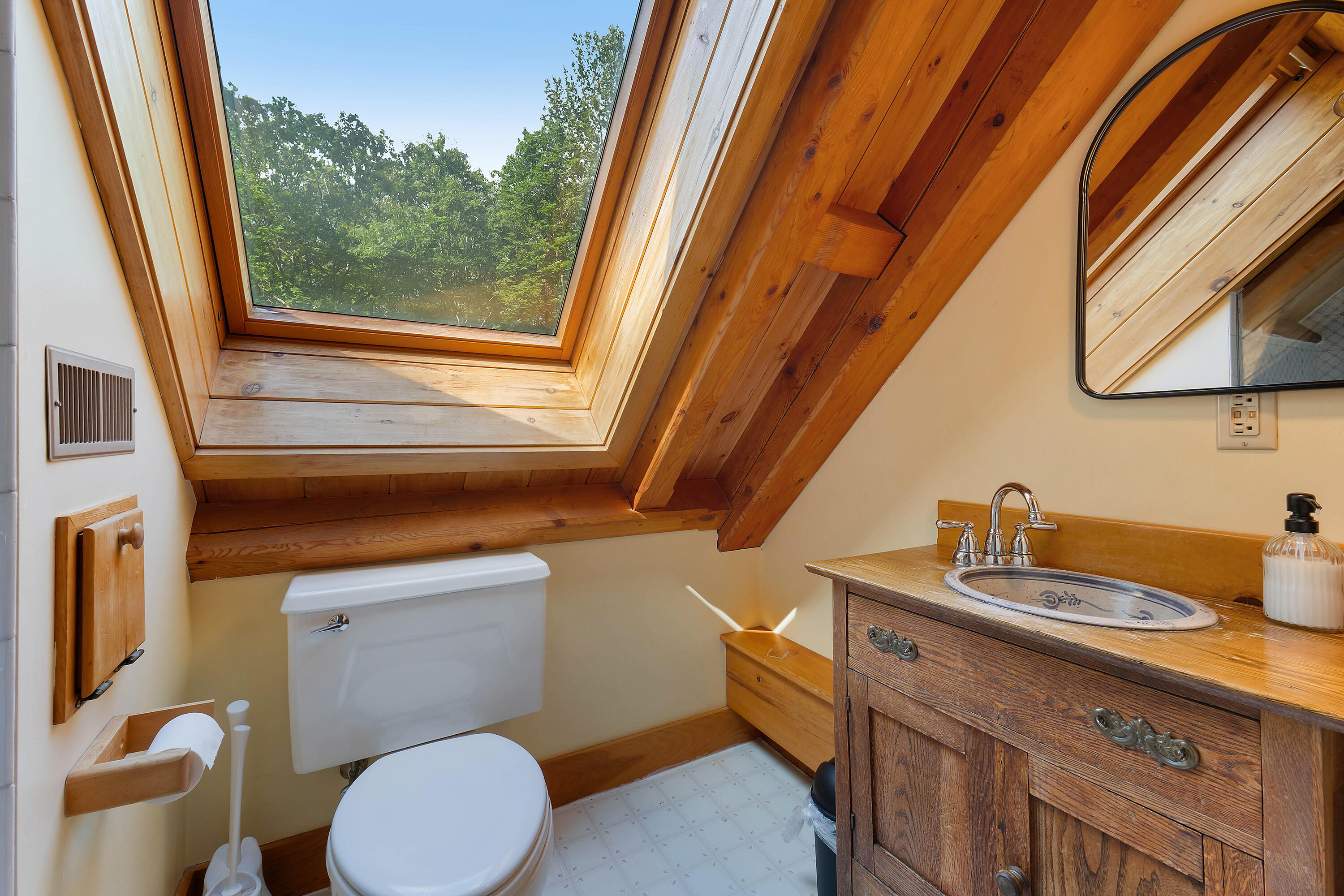 2 Harbor Ridge Road Freeport, ME 04032 - Photo 18 of 39 guest bath skylight