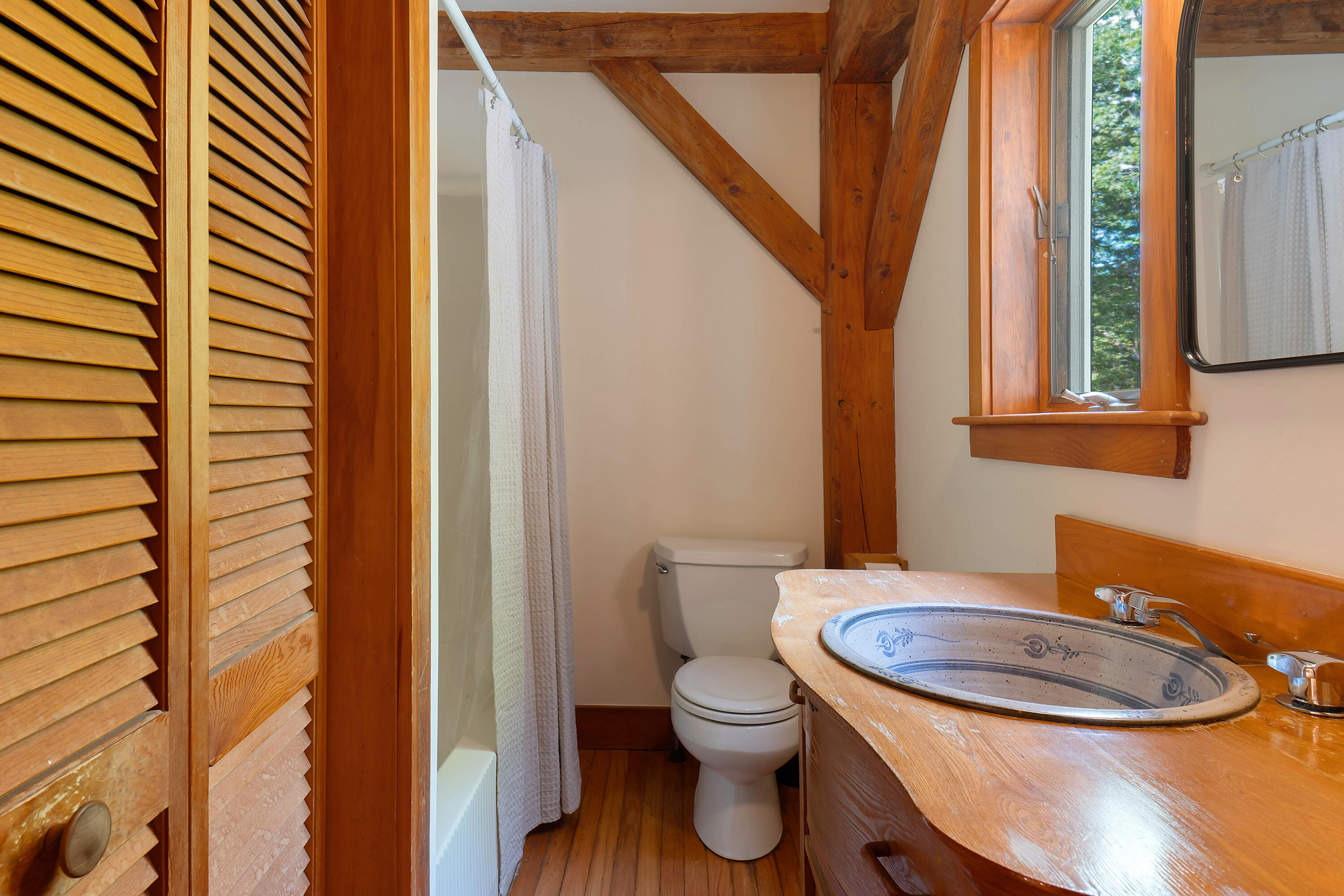 2 Harbor Ridge Road Freeport, ME 04032 - Photo 10 of 39 hallway bath