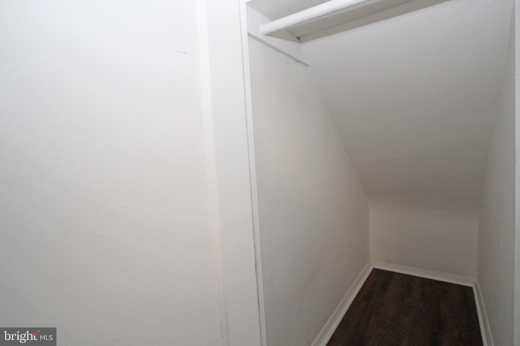 3231 Gunston Road Alexandria, VA 22302 - Photo 6 of 42 Gallery Image 6