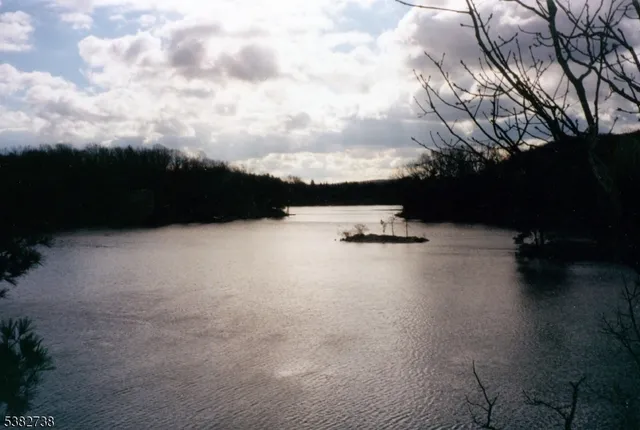 $165,000 | 8 Cub Lake Road, Andover, NJ 07821