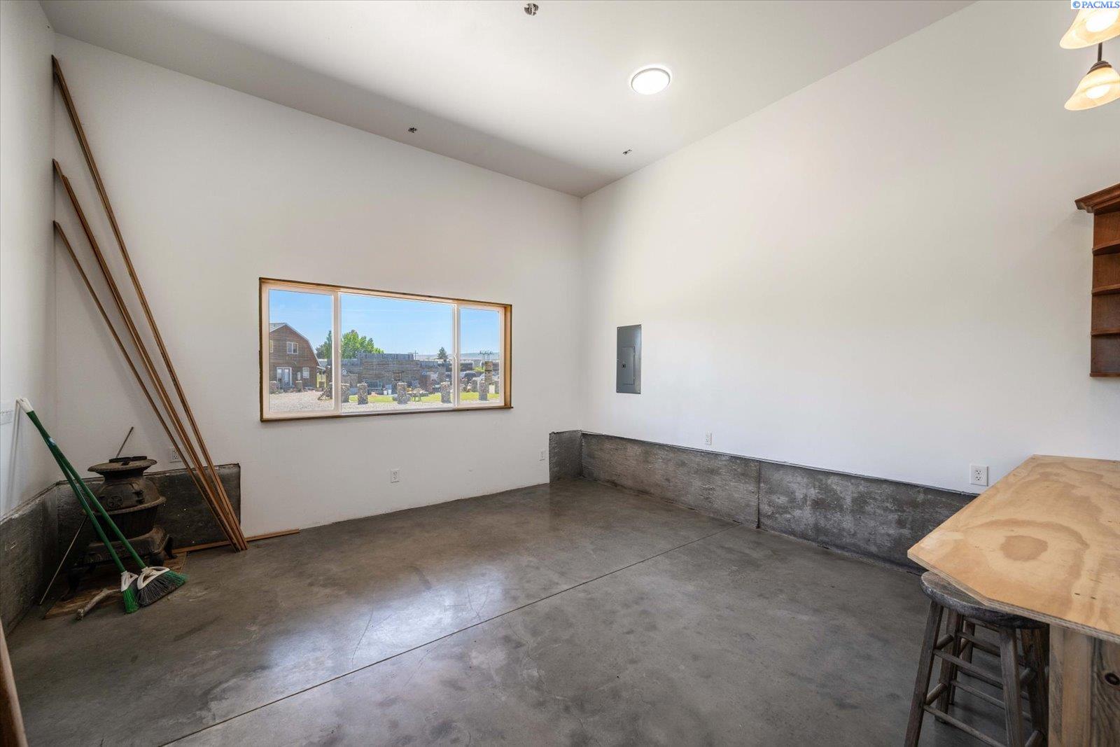 21018 South Finley Road Kennewick, WA 99337 - Photo 12 of 41 Gallery Image 12