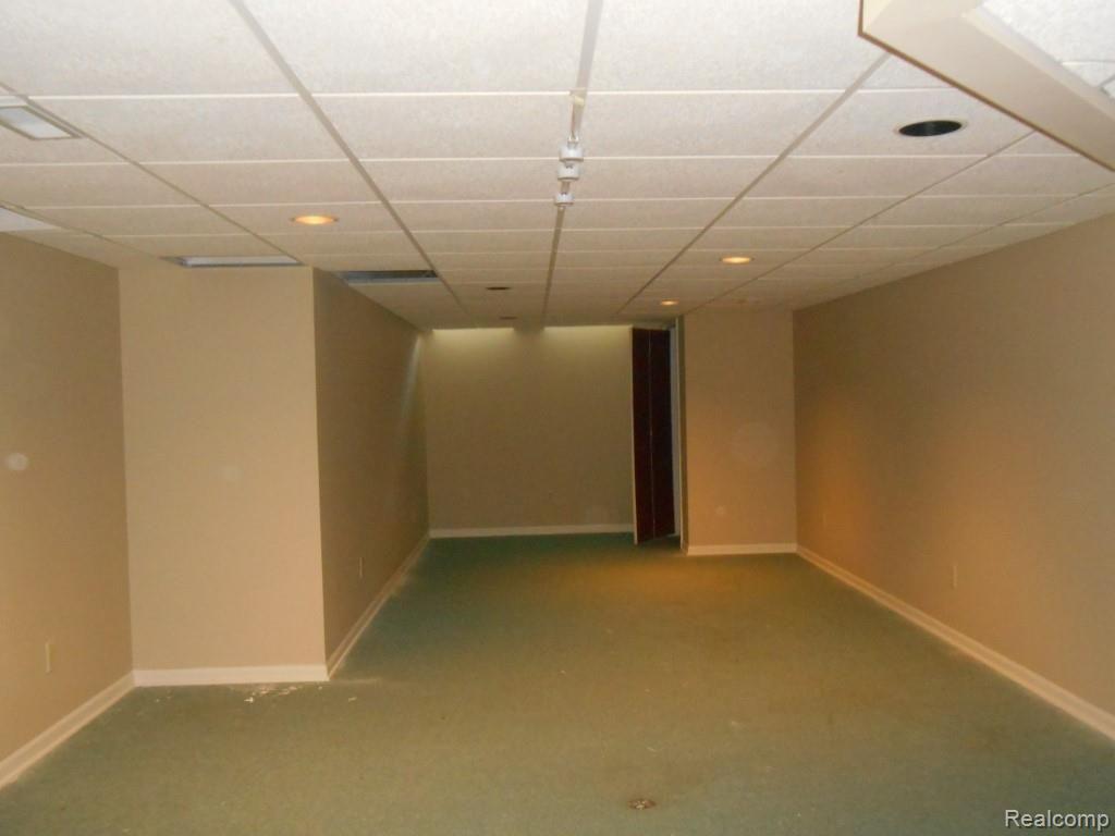 6369 Cherry Tree Court Rochester, MI 48306 - Photo 19 of 25 DSCN1112 (Medium).jpg