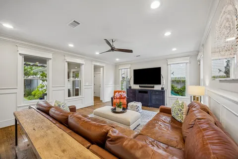 $1,435,000 | 335 West 23rd Street, Houston, TX 77008