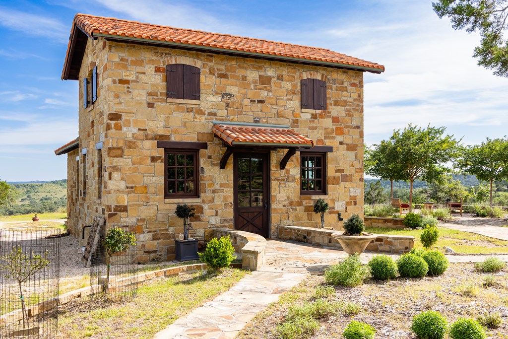 250 Hidden Hills Ranch Road East Kerrville, TX 78028 - Photo 93 of 107