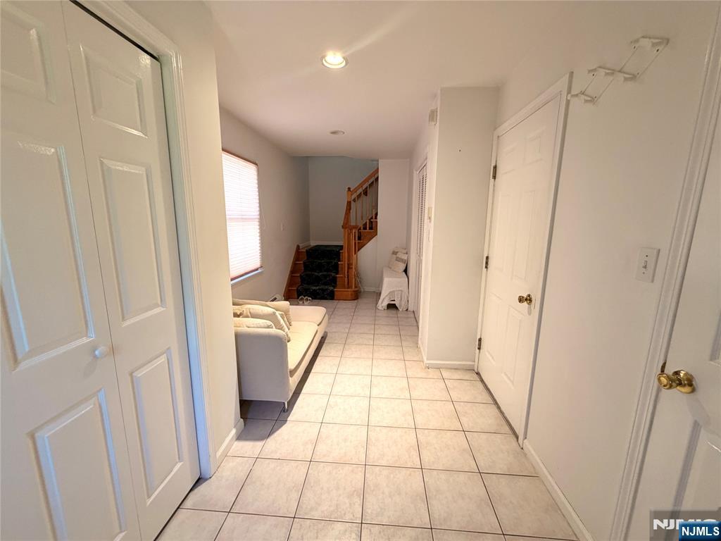 372 Chestnut Street Ridgefield, NJ 07657 - Photo 4 of 26