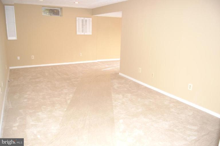 12600 Bridoon Lane Reston, VA 20191 - Photo 23 of 25 a view of a small space