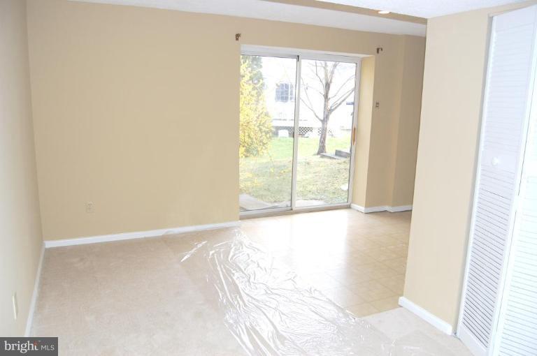 12600 Bridoon Lane Reston, VA 20191 - Photo 25 of 25 a view of an empty room with a window