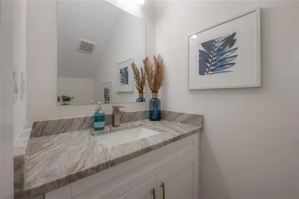 $584,900 | 5530 North 9th Street, Unit 2, Tampa, FL 33604