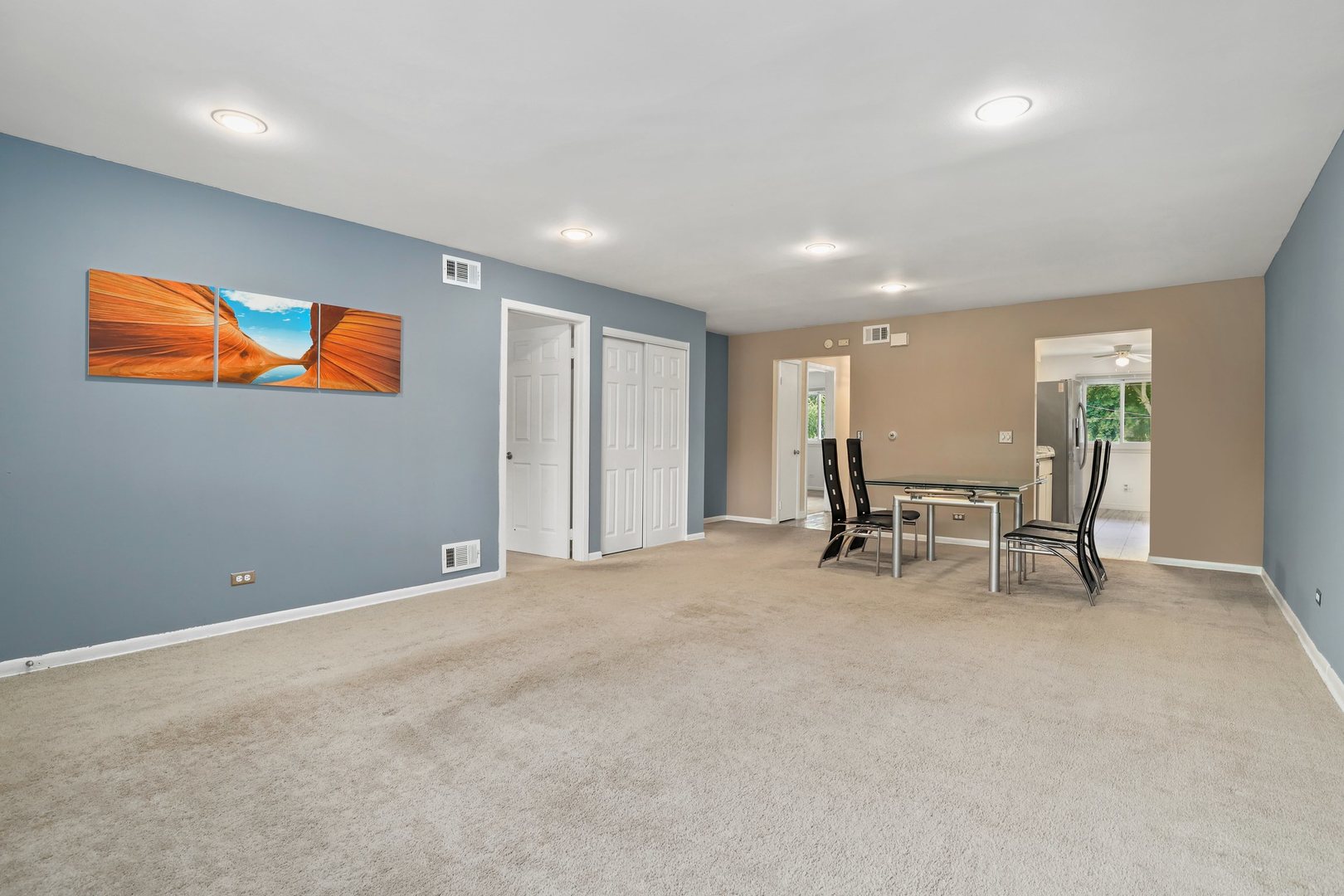 613 Dulles Road, Unit B Des Plaines, IL 60016 - Photo 4 of 18 Gallery Image 4