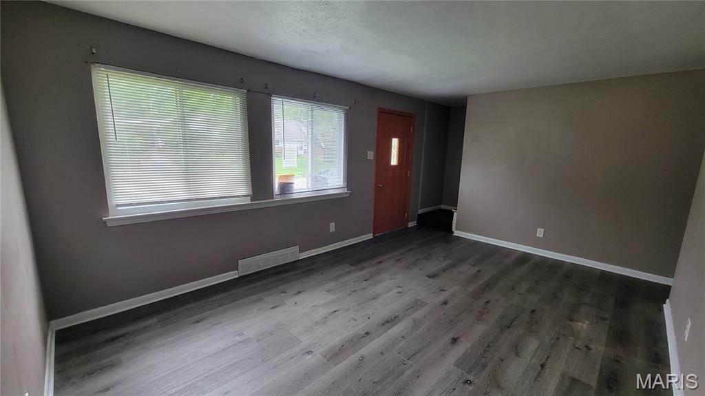 8720 Marcella Avenue Bel-Ridge, MO 63121 - Photo 2 of 15