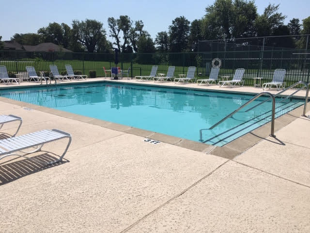 4941 Lost Cove Road Grove, OK 74344 - Photo 47 of 66 Members Swimming Pool & Pickleball Courts