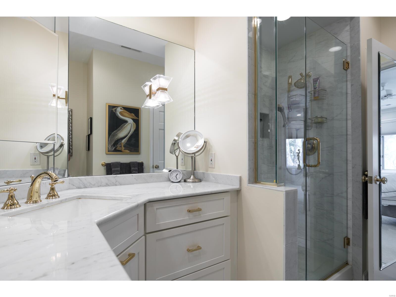 155 North Hanley Road, Unit 301 St. Louis, MO 63105 - Photo 17 of 26
