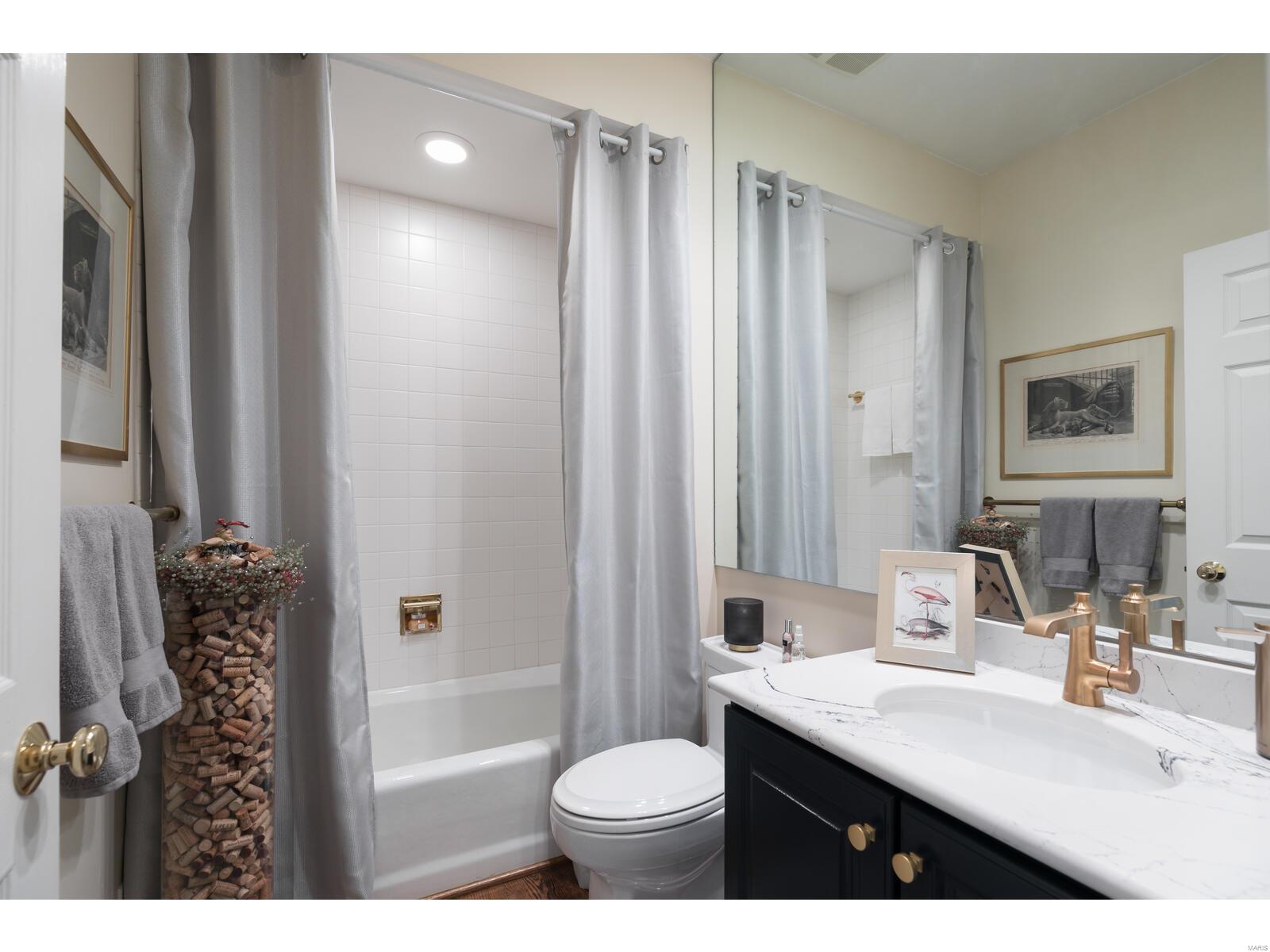 155 North Hanley Road, Unit 301 St. Louis, MO 63105 - Photo 20 of 26