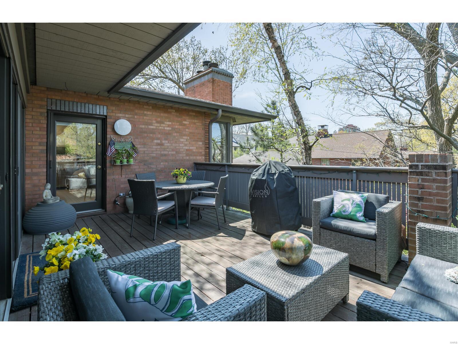 155 North Hanley Road, Unit 301 St. Louis, MO 63105 - Photo 22 of 26
