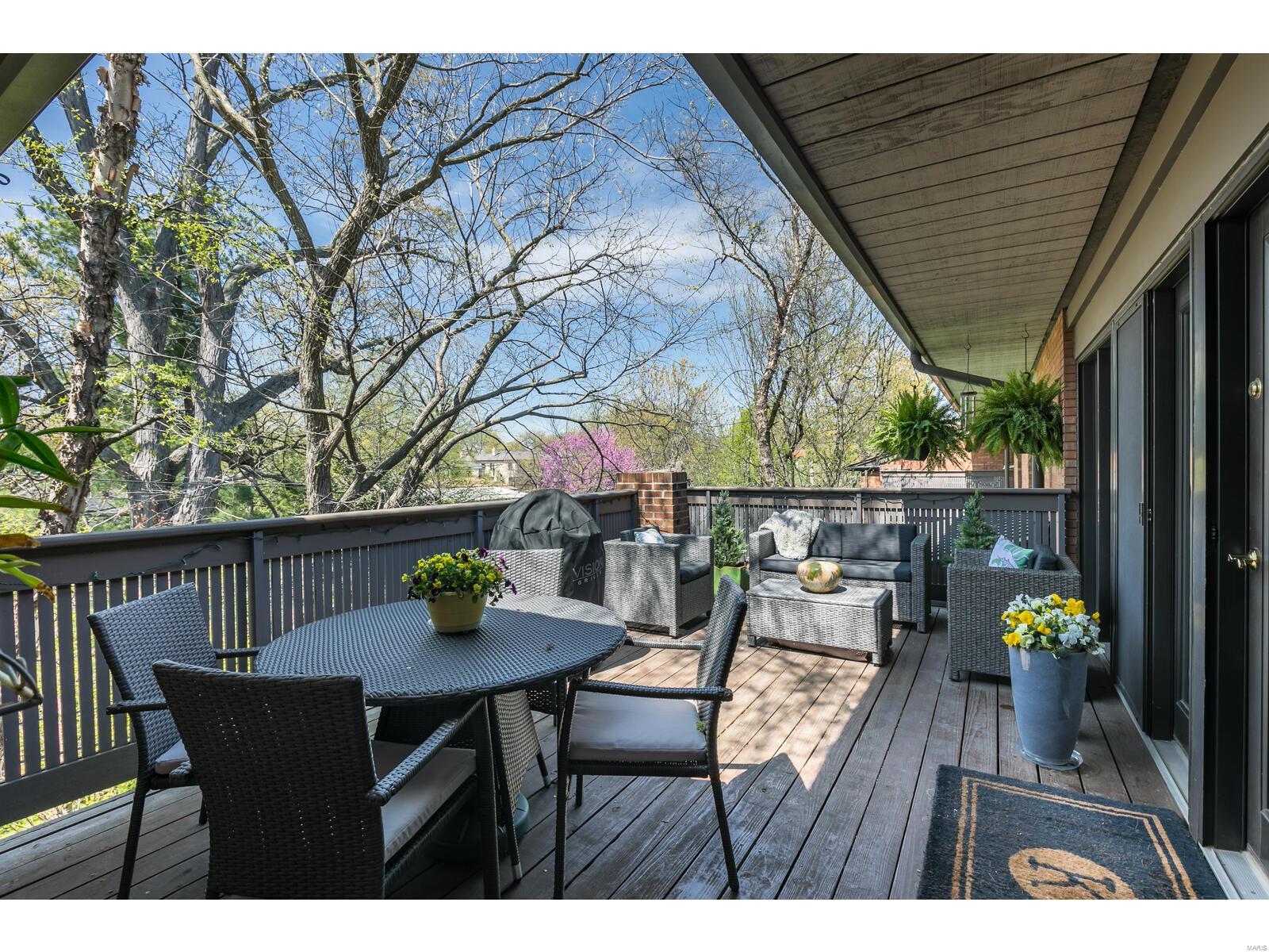 155 North Hanley Road, Unit 301 St. Louis, MO 63105 - Photo 23 of 26