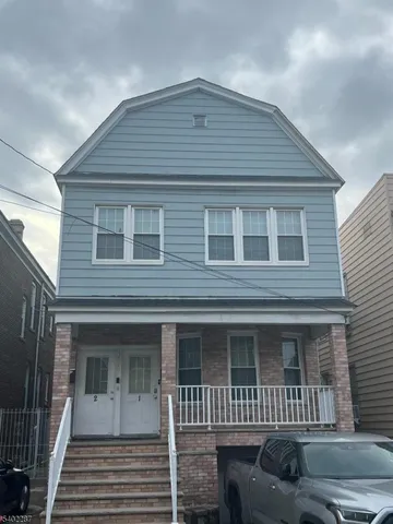 $2,350 | 158 West 19th Street, Unit 2, Bayonne, NJ 07002