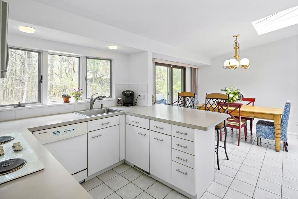 8 Partridge Road Lexington, MA 02420 - Photo 9 of 31