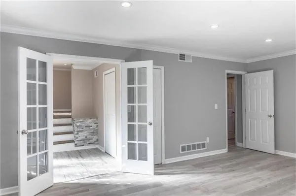 an empty room with windows