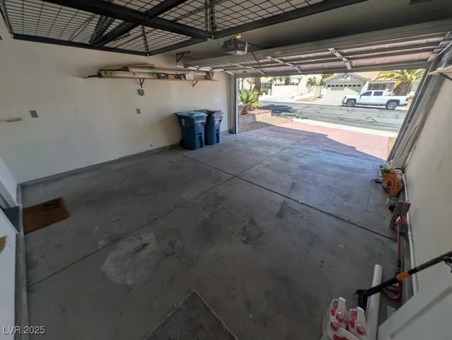 $2,600 | 9509 Lazy River Drive, Las Vegas, NV 89117