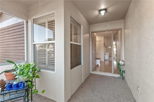 a view of an entryway of the house