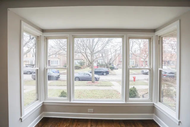 $3,500 | 3126 West Chase Avenue, Chicago, IL 60645