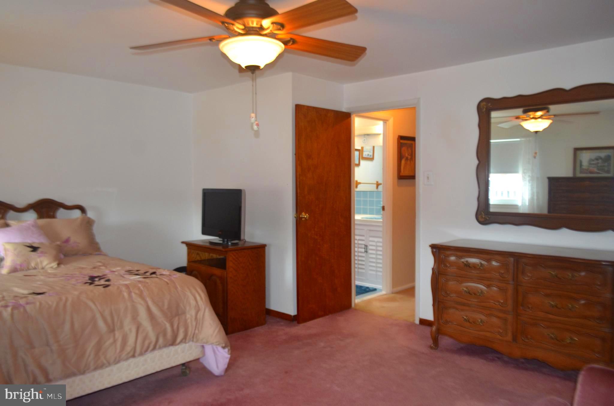 12413 Rambler Road Philadelphia, PA 19154 - Photo 14 of 36