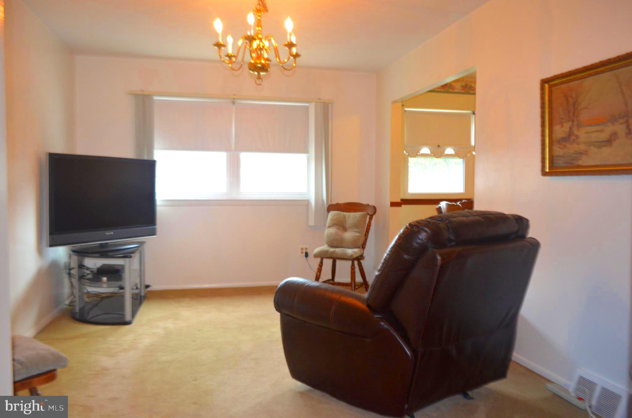 12413 Rambler Road Philadelphia, PA 19154 - Photo 8 of 36