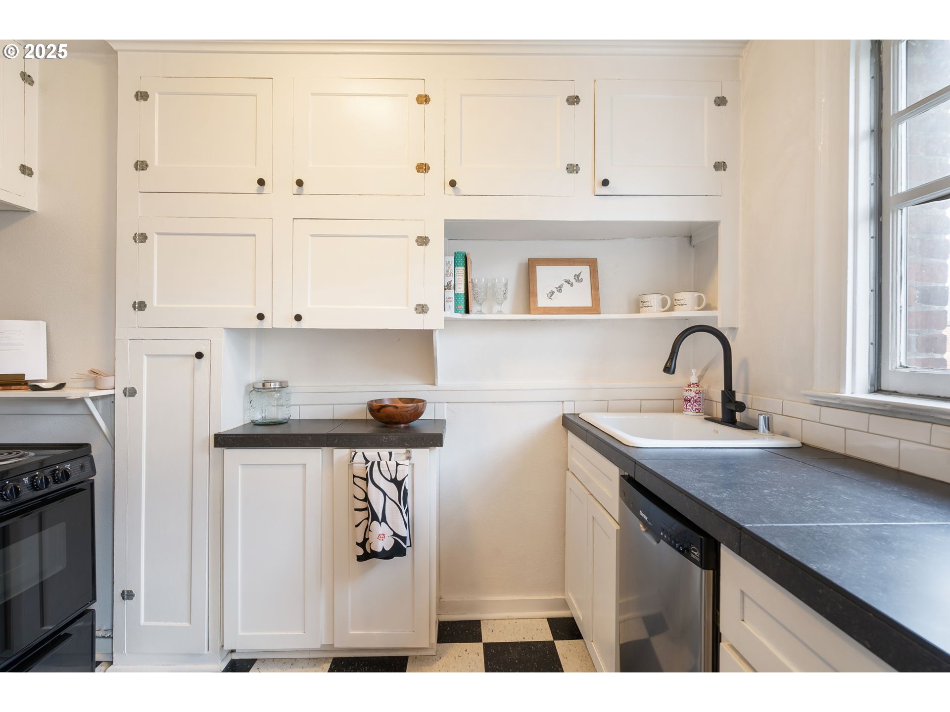 1811 Northwest Couch Street, Unit 407 Portland, OR 97209 - Photo 15 of 23