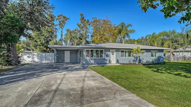 $469,000 | 209 Briggs Court, Sarasota, FL 34237