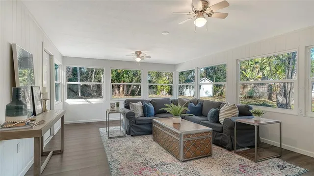 $469,000 | 209 Briggs Court, Sarasota, FL 34237