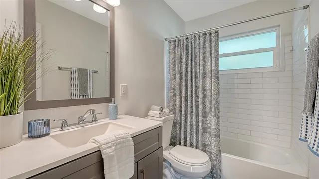 $469,000 | 209 Briggs Court, Sarasota, FL 34237