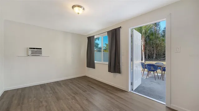 $469,000 | 209 Briggs Court, Sarasota, FL 34237