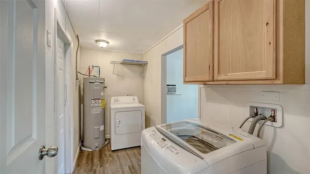 $469,000 | 209 Briggs Court, Sarasota, FL 34237