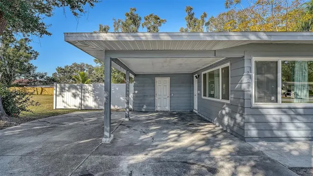 $469,000 | 209 Briggs Court, Sarasota, FL 34237