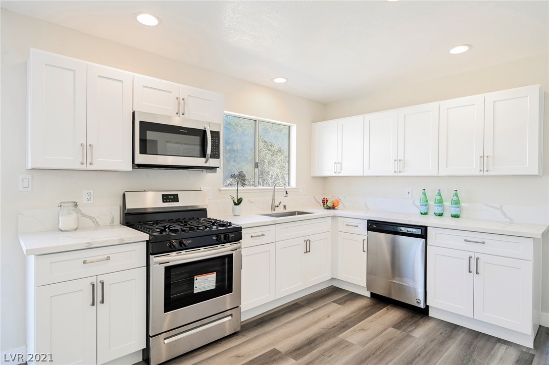 204 Bahama Road Las Vegas, NV 89145 - Photo 5 of 20 Gallery Image 5