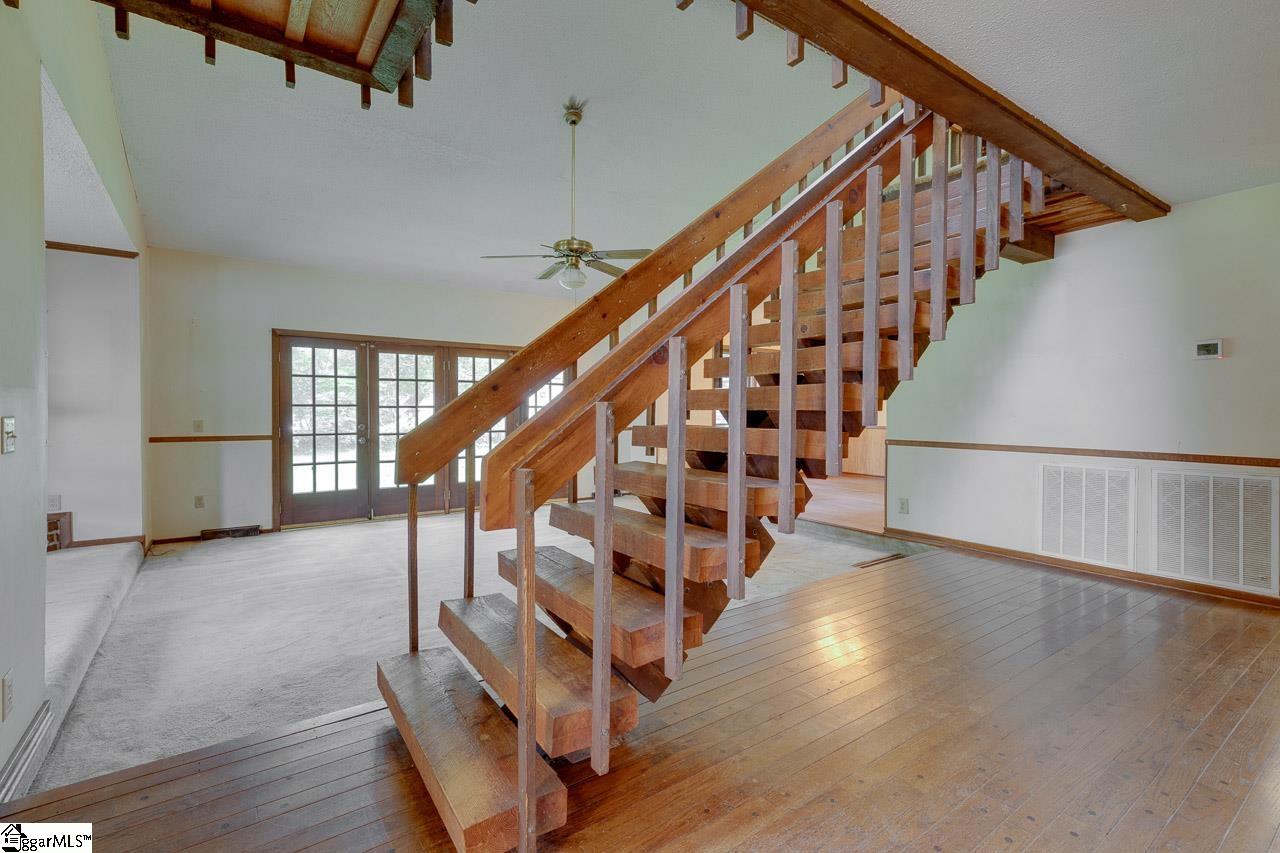 605 Devenger Road Greer, SC 29650 - Photo 4 of 26 Gallery Image 4