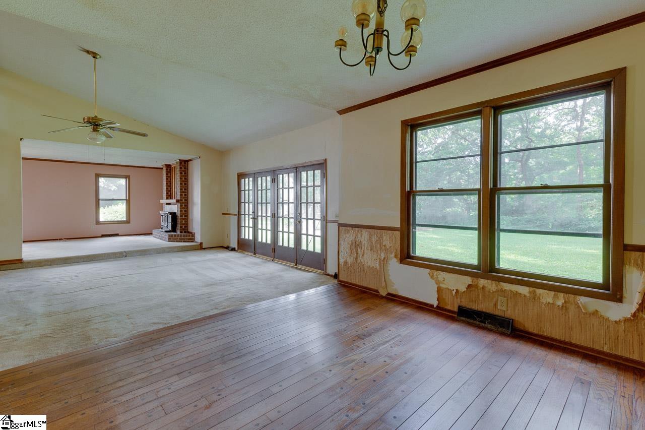 605 Devenger Road Greer, SC 29650 - Photo 8 of 26 Gallery Image 8